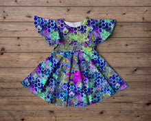 Load image into Gallery viewer, Lime Glow by Rosemary Stevenson - 2-5 day turnaround - Order by 1/2 yard; Description of bases below